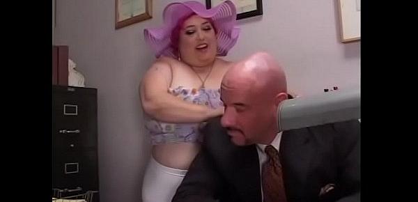 Bald man has special appraisal criteria in searching of his assistant and over-meat with pink hair SinDee Williams wants to try to get that chance